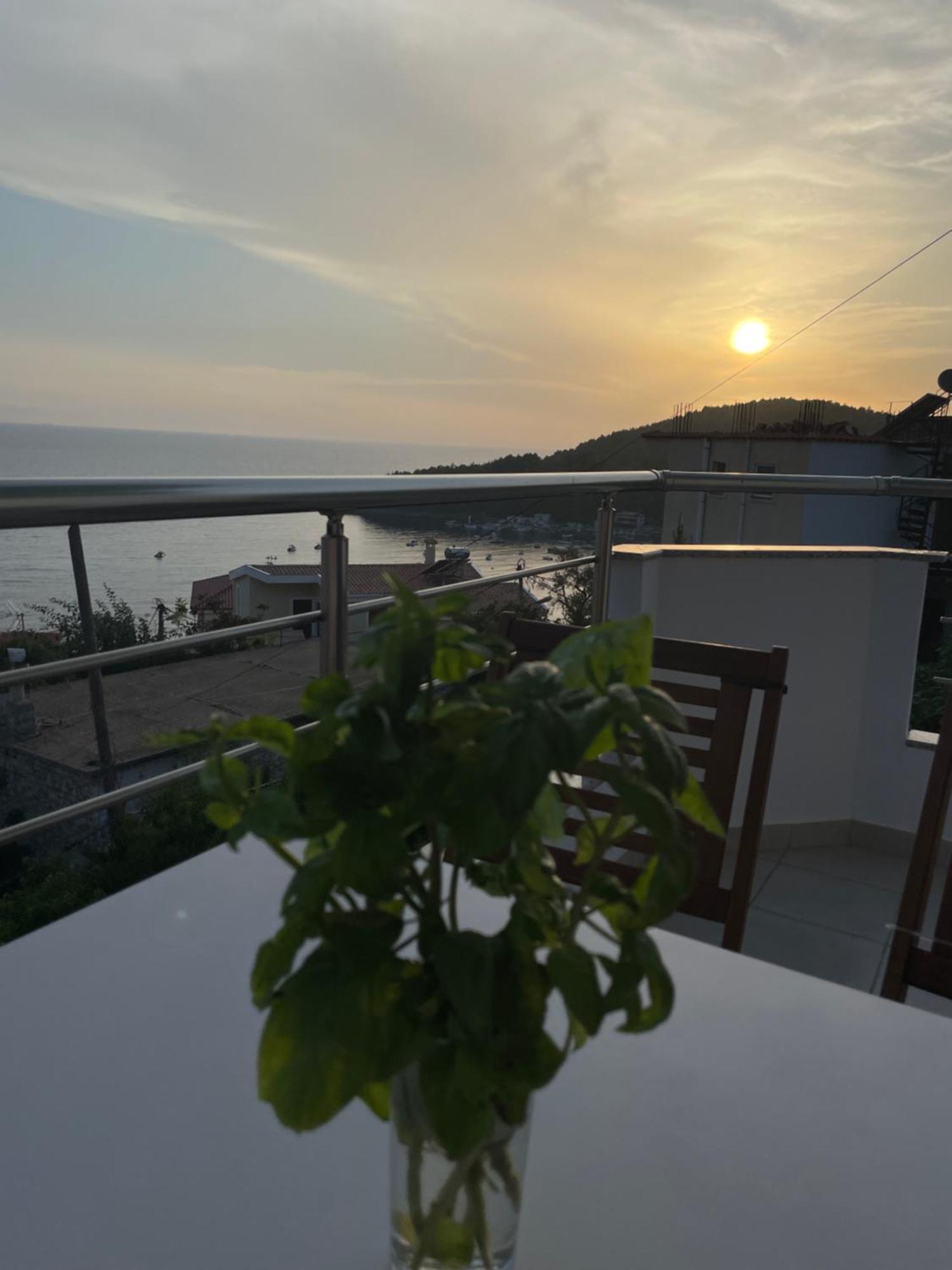 Tasos Rooms Himare Ngoại thất bức ảnh