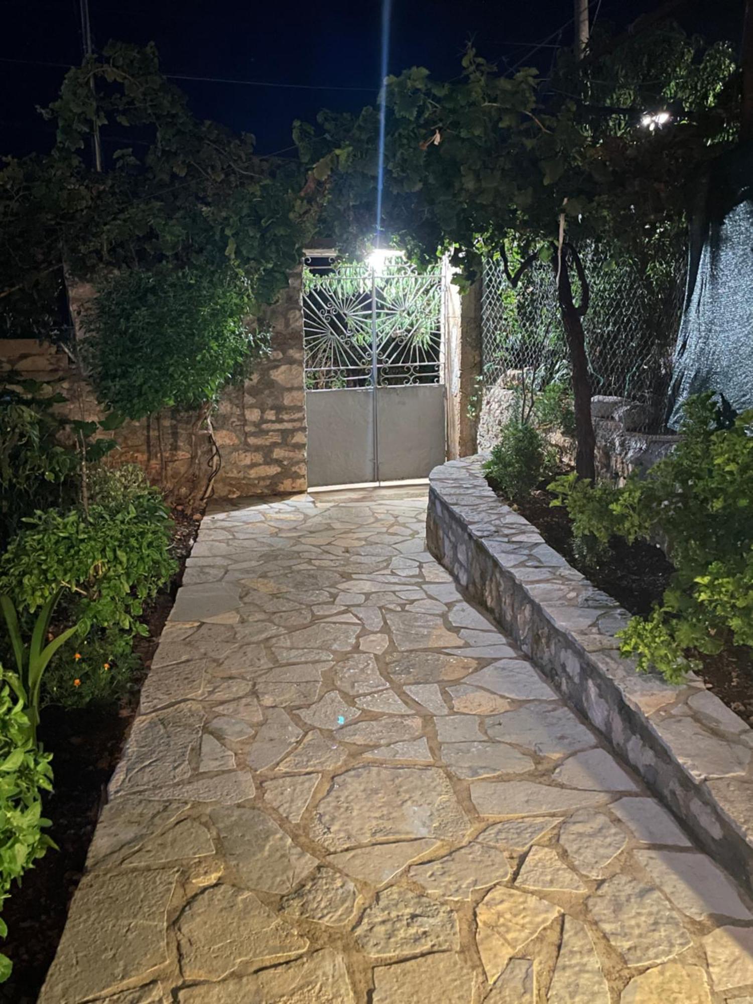 Tasos Rooms Himare Ngoại thất bức ảnh