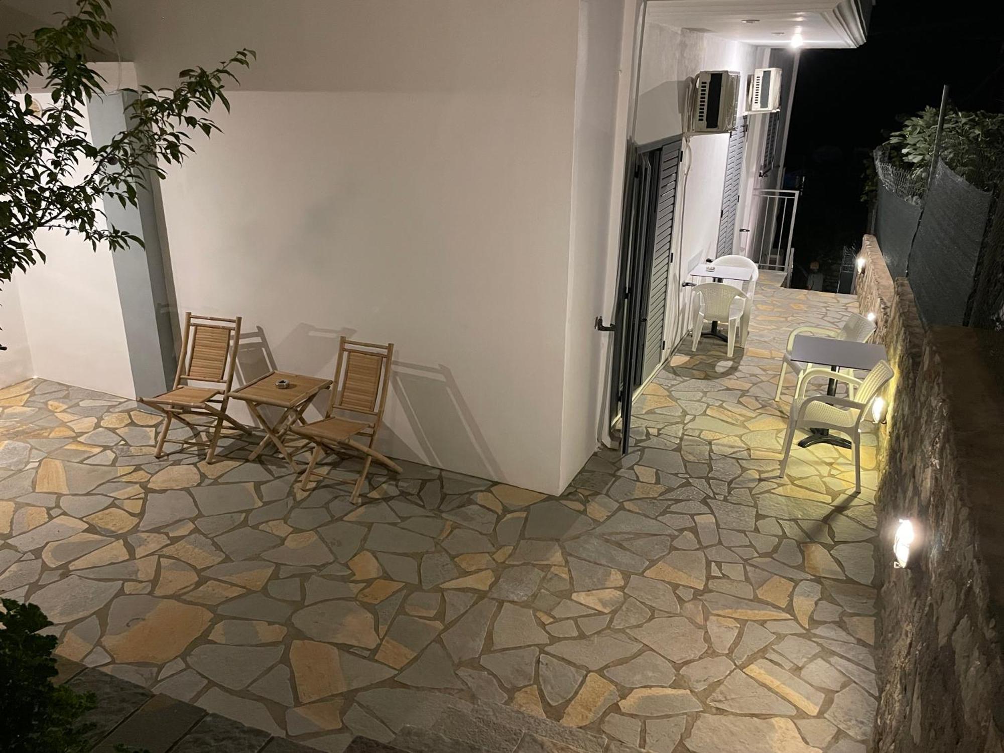 Tasos Rooms Himare Ngoại thất bức ảnh