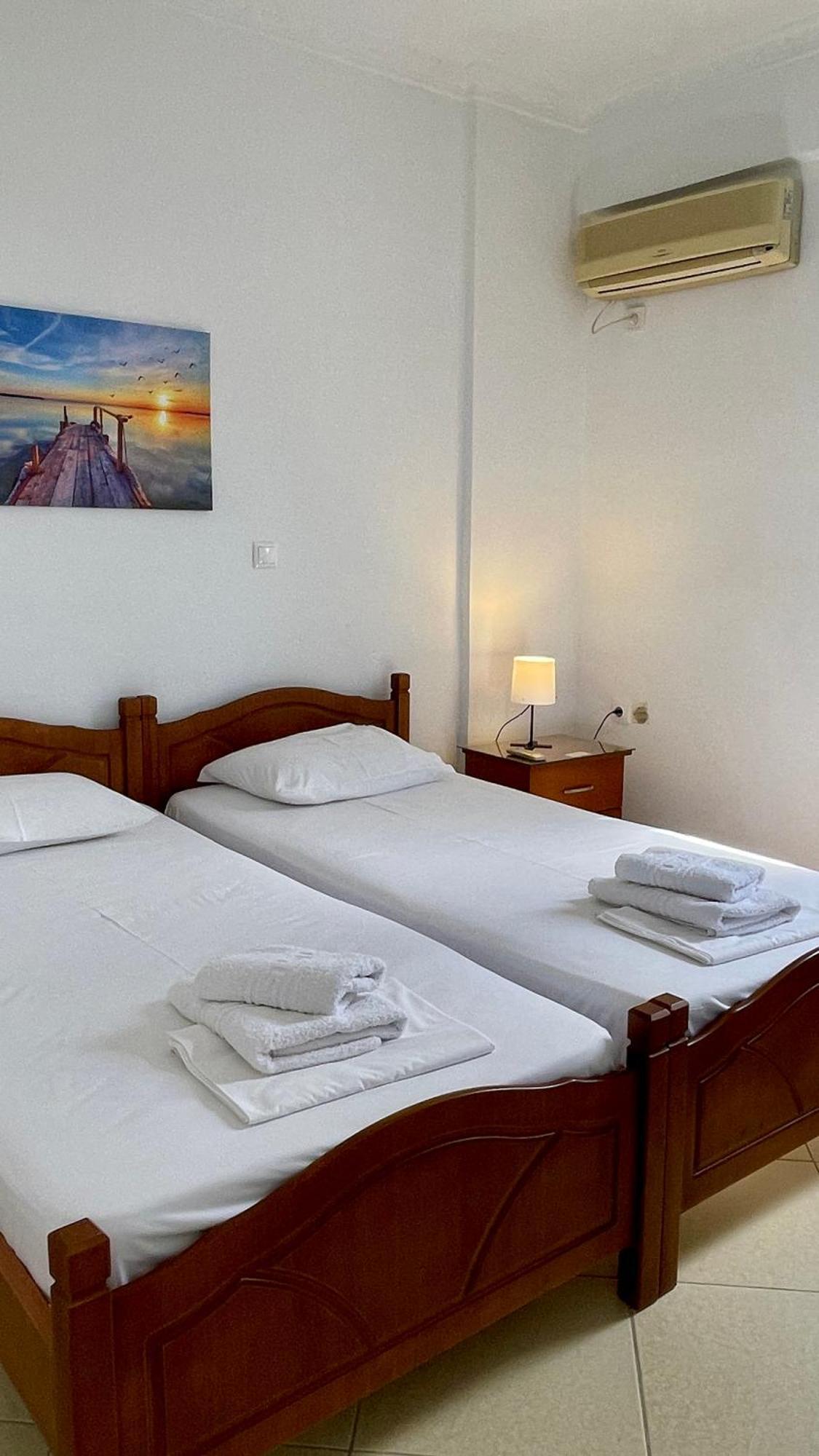 Tasos Rooms Himare Ngoại thất bức ảnh