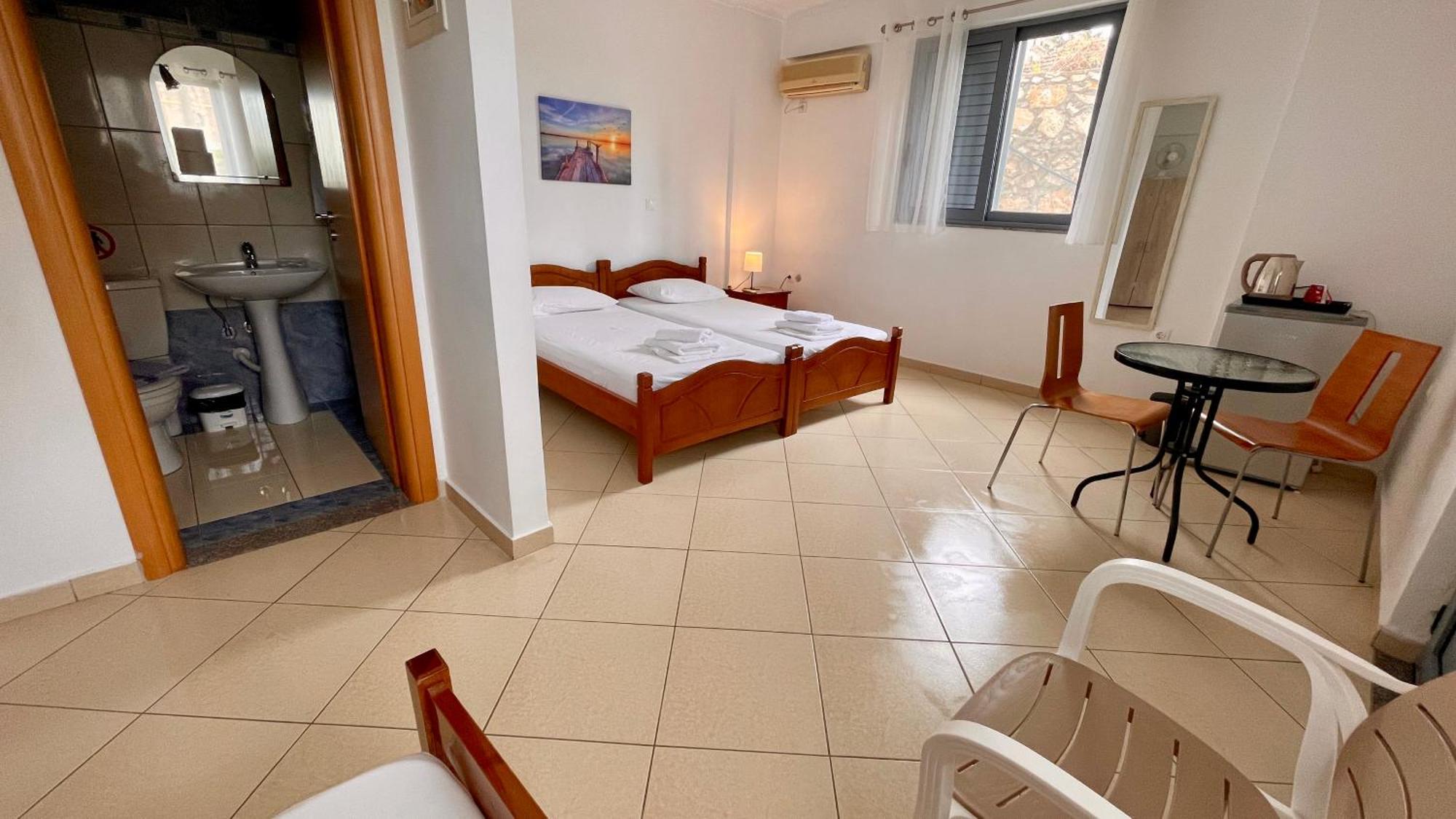 Tasos Rooms Himare Ngoại thất bức ảnh