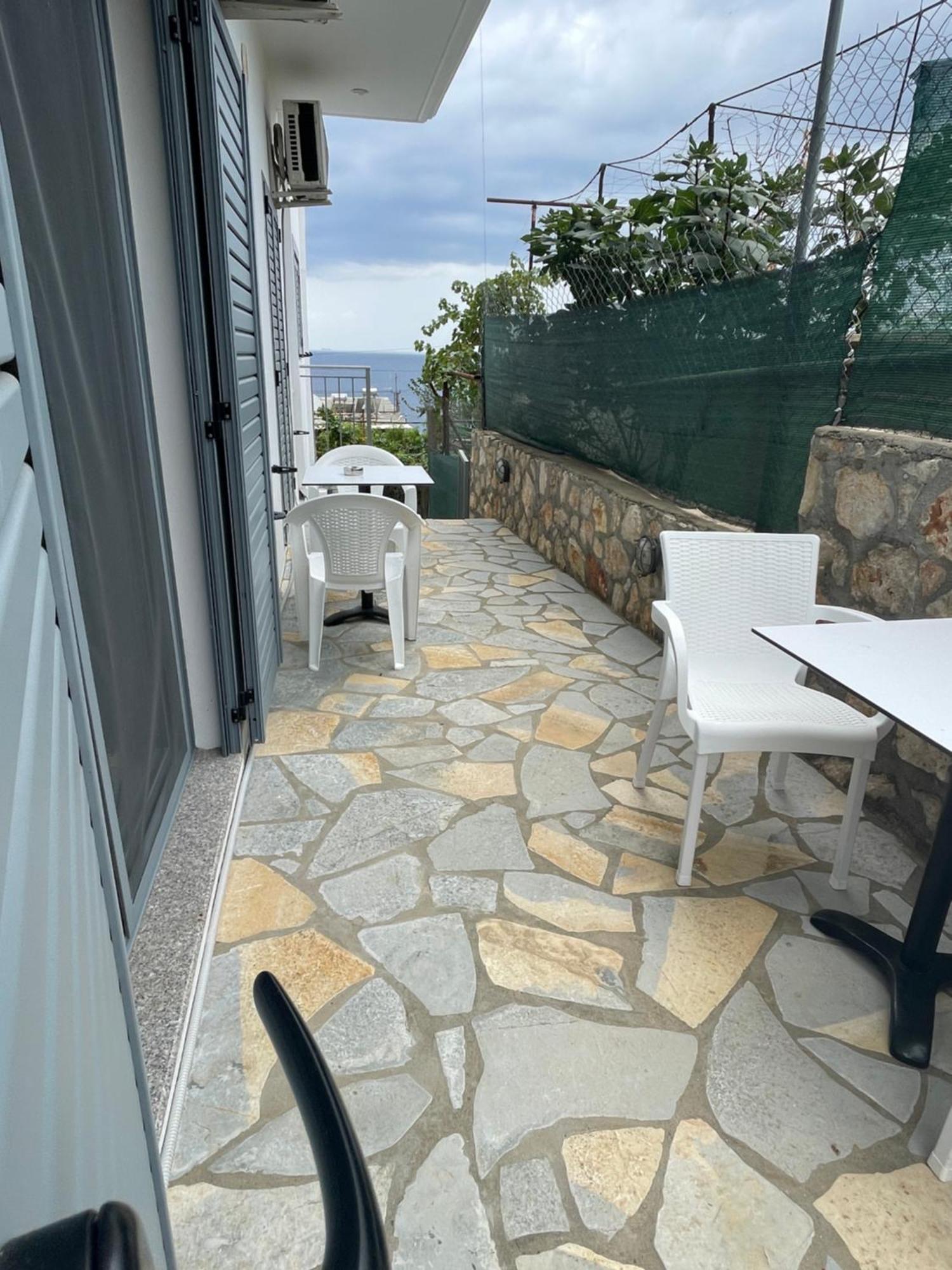 Tasos Rooms Himare Ngoại thất bức ảnh